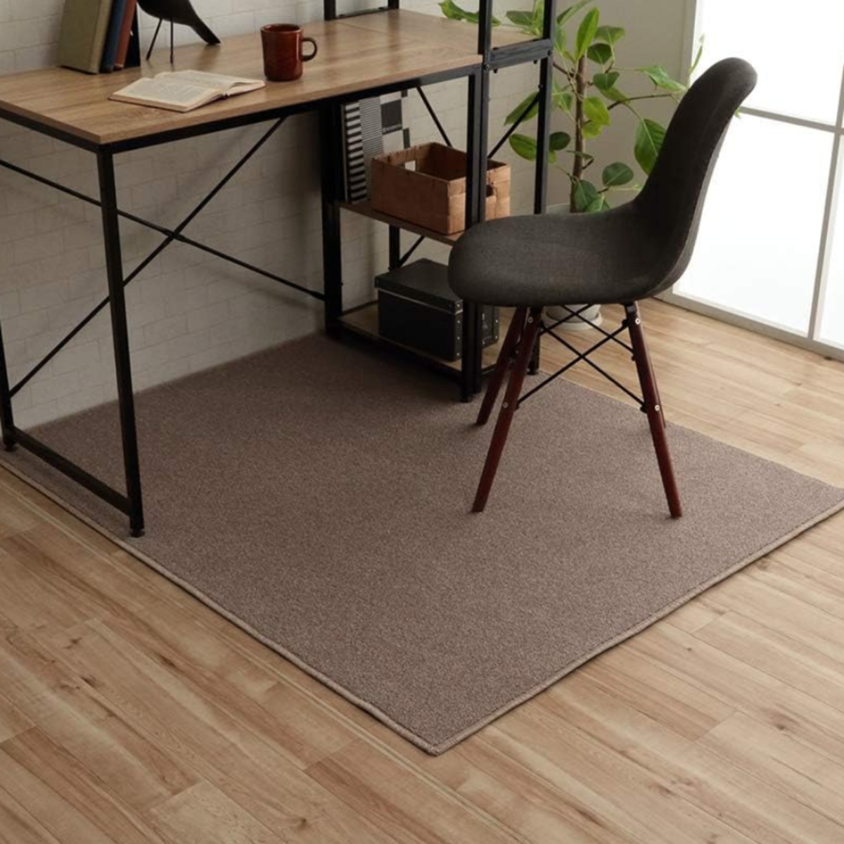 デスクカーペット(117×140cm)ブラウン